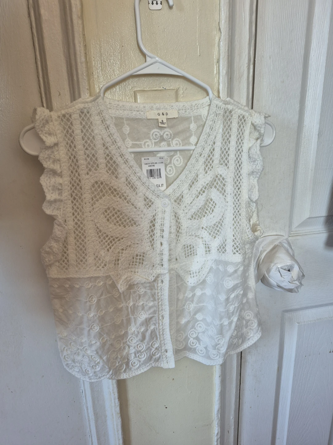 G&D White Lace V-Neck Sleeveless Top - Size S