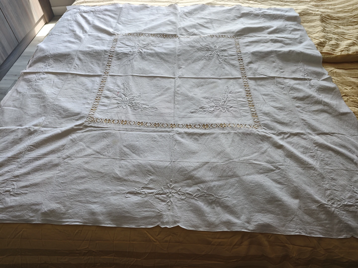 White Embroidered Tablecloth 50*50inch