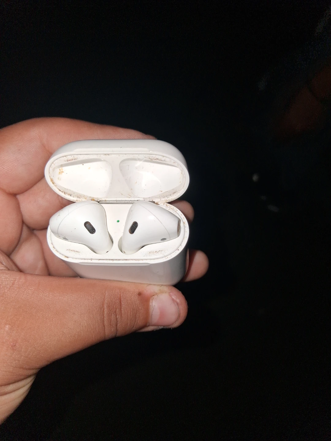 Apple AirPods Pro (1st Gen) with Charging Case - photo 2