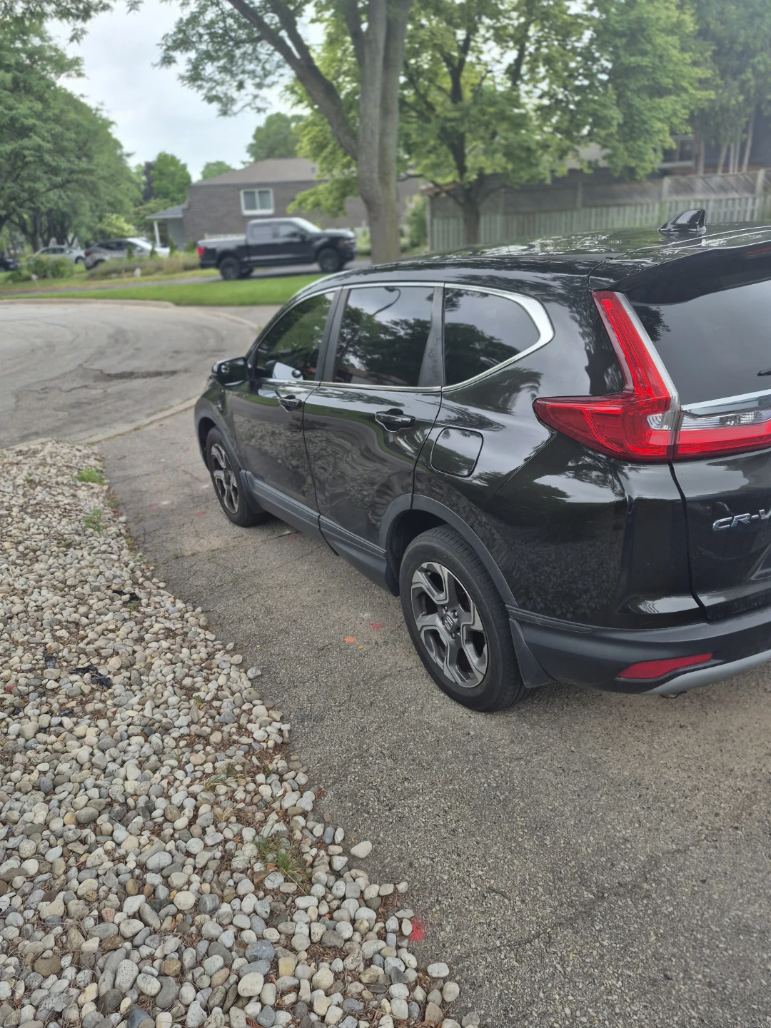 Black Honda CR-V SUV - photo 2