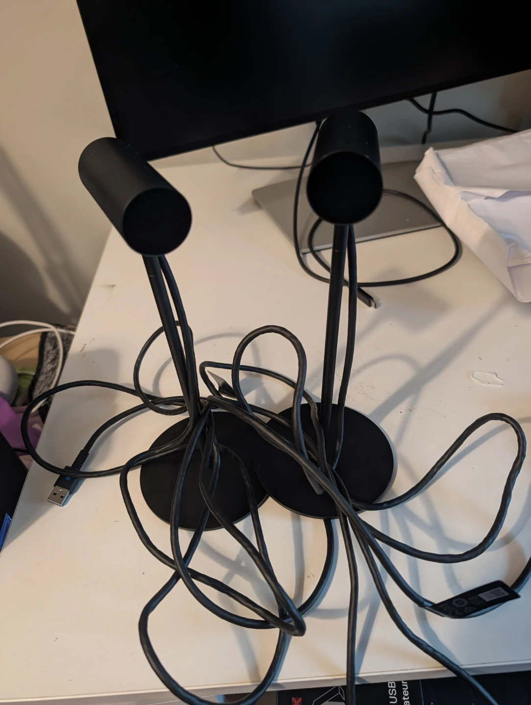 Oculus Rift CV1 VR Headset kit + Controllers + Sensors - photo 3