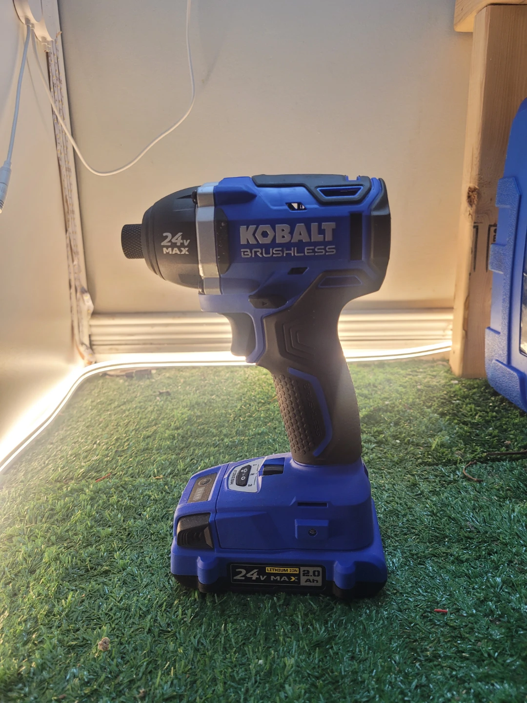 Kobalt 24V Brushless Cordless Circular Saw & Impact Driver Kit - photo 2