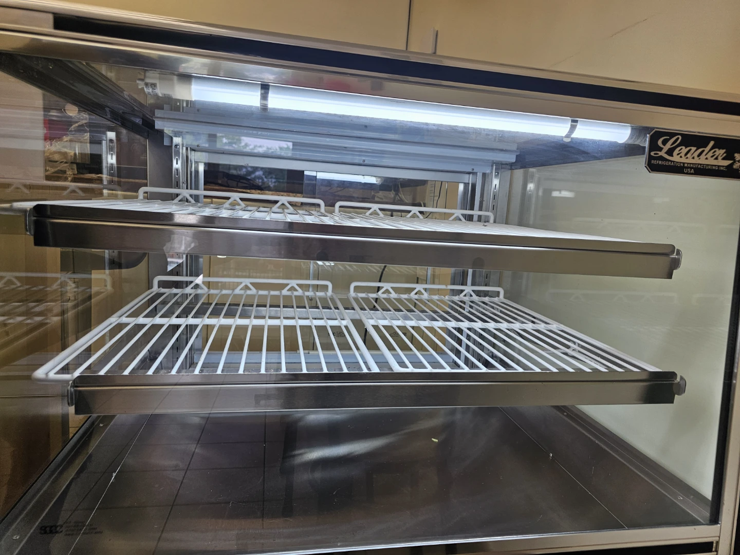 Leader Bakery Display Show Case only Excellent Condition. - photo 2
