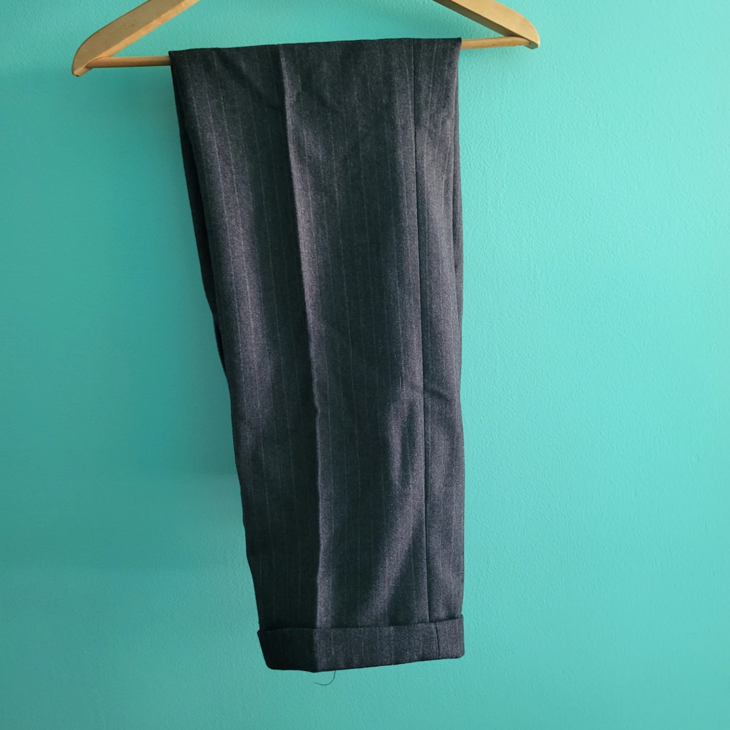Men's Grey Pinstripe Double-Breasted Blazer and Pants - photo 4