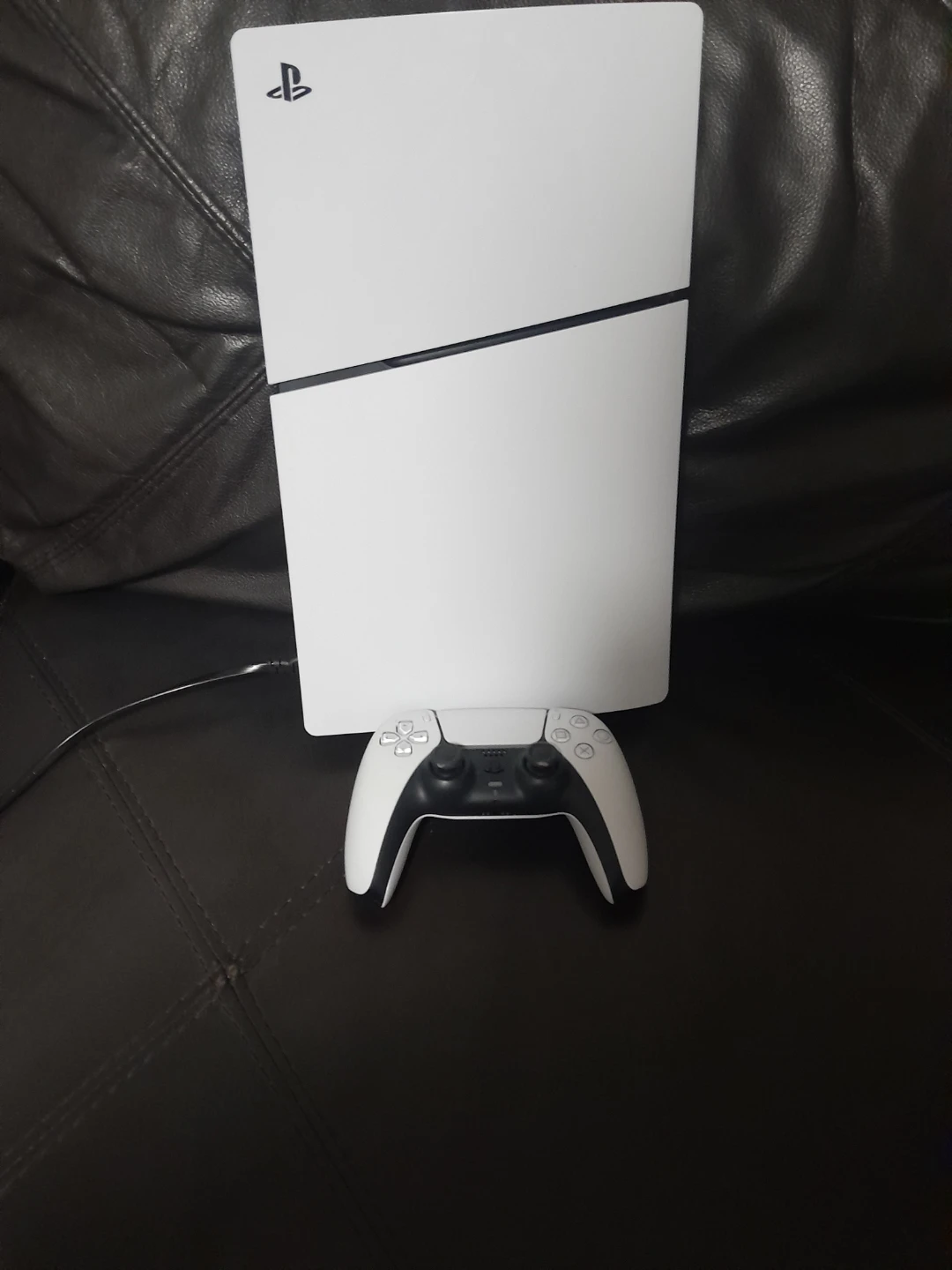 A ps5 is like new - photo 2