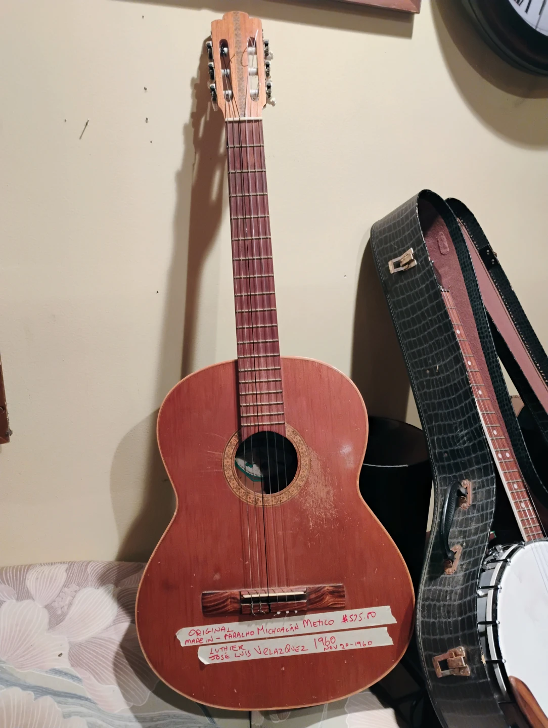 Paracho Acoustic Guitar Vintage