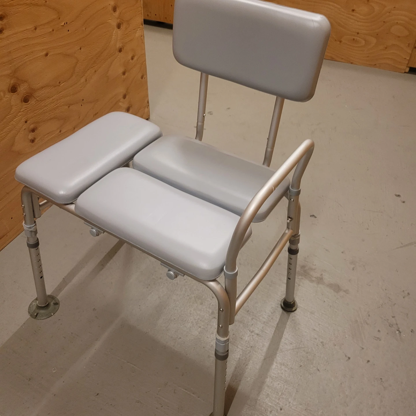 PADDED BATH TRANSFER CHAIR - photo 2