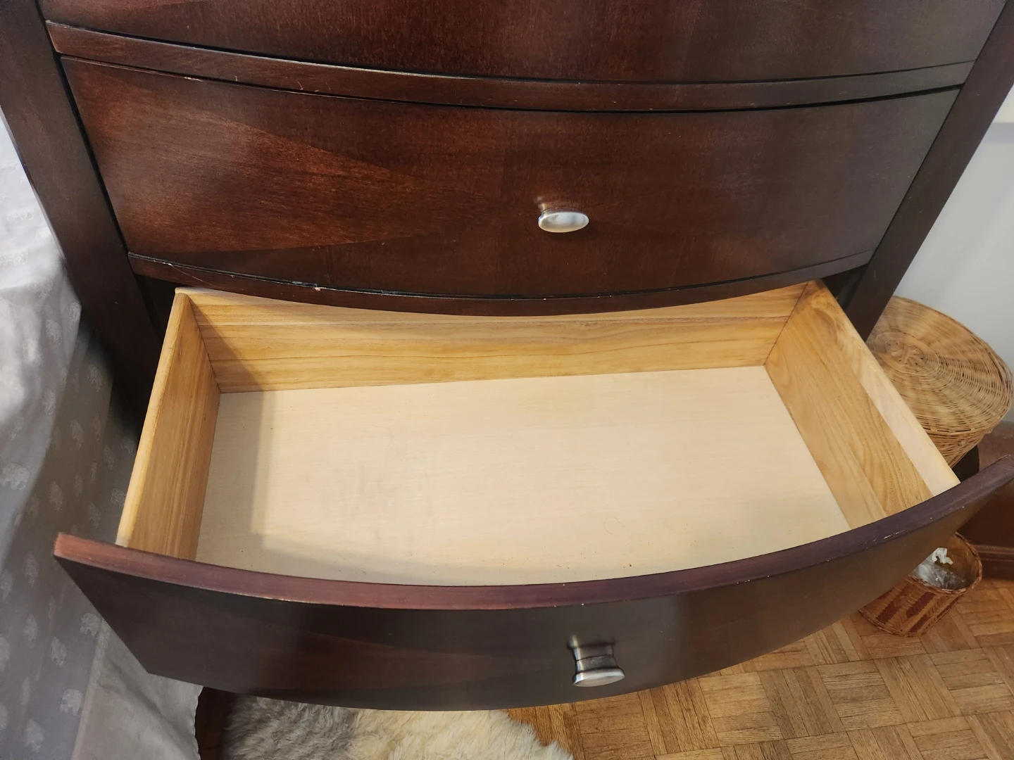 Set - Chest of Drawers & Night Table - photo 4