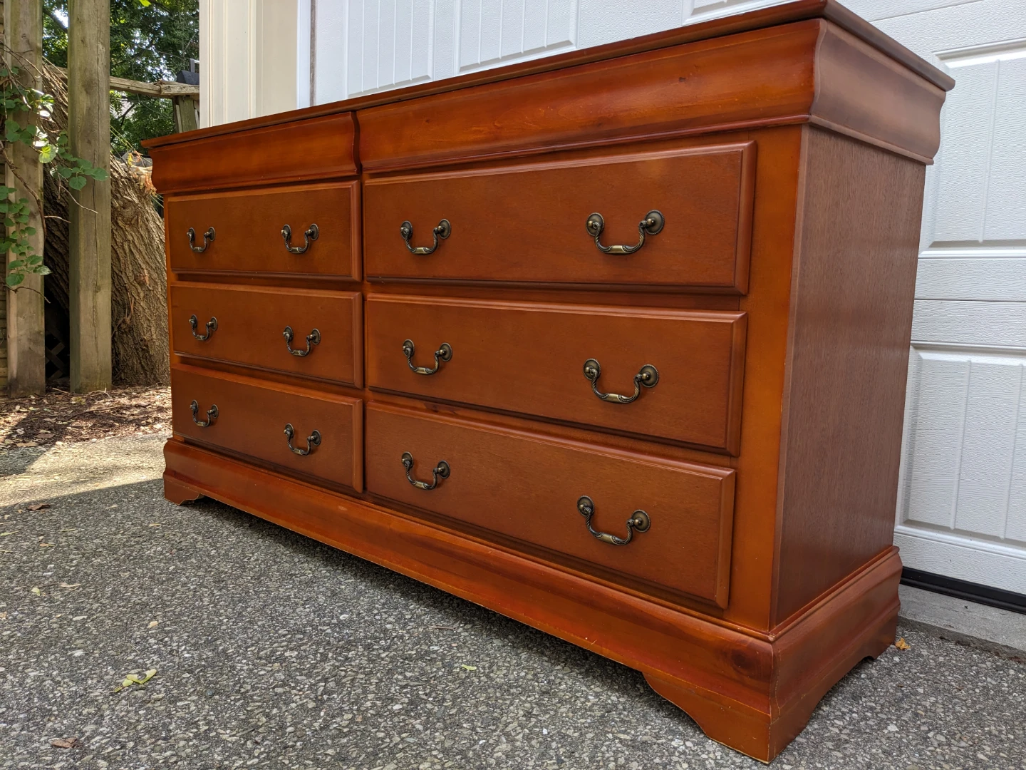 8 Drawer Dresser in Solid Wood - photo 3