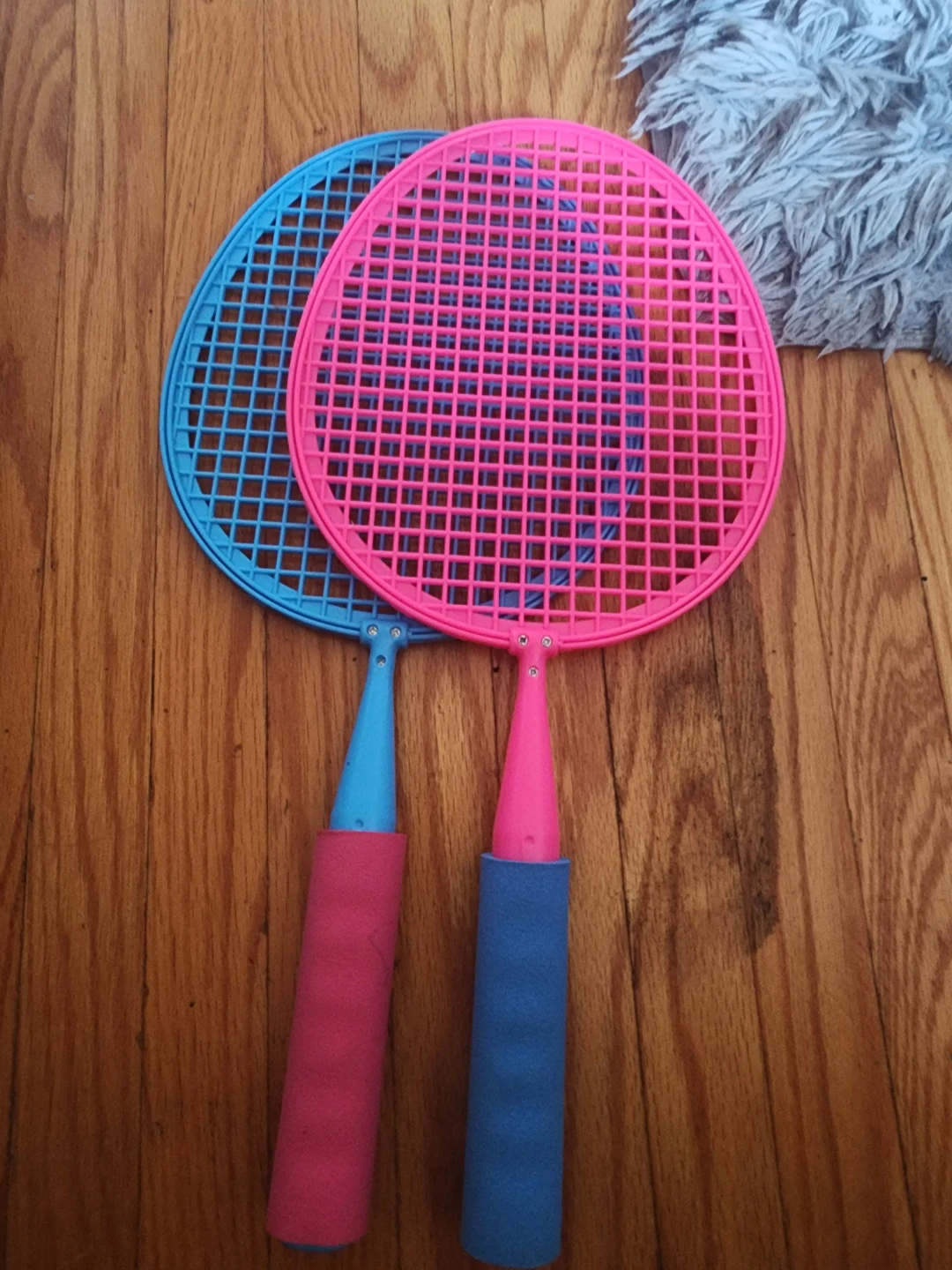 Pair of Kids Badminton Rackets - Pink and Blue