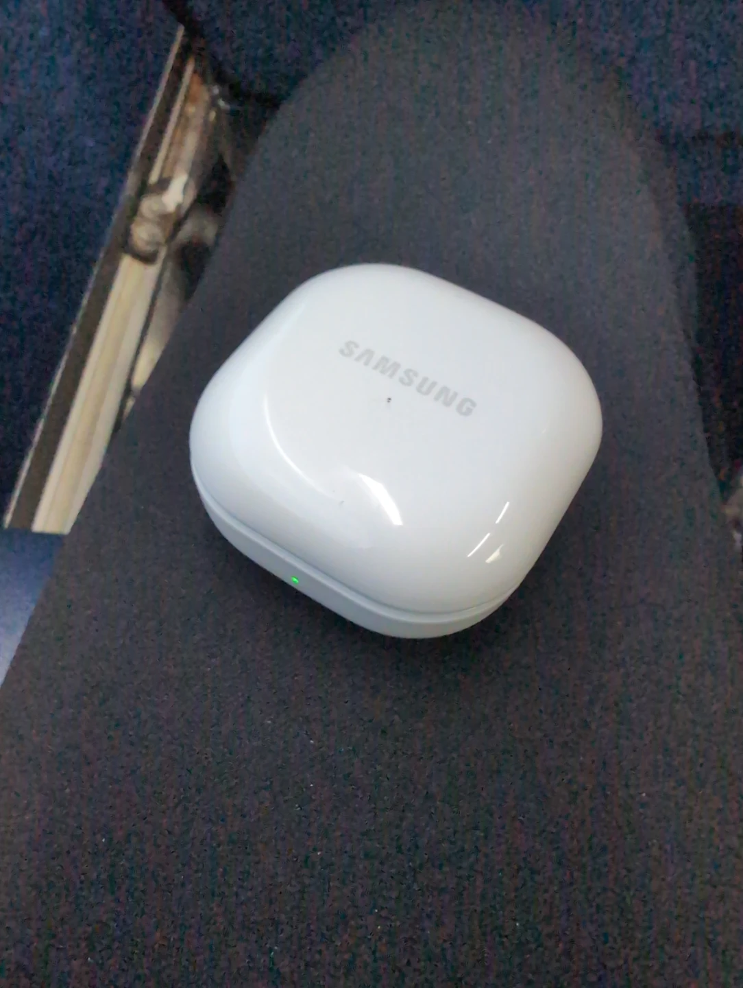 Samsung Wireless Earbuds Charging Case - photo 3