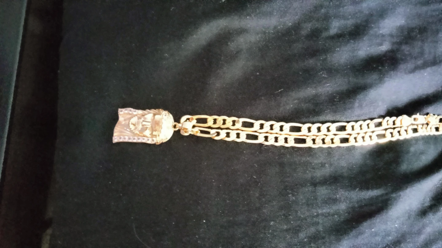 Se vende cadena con dije