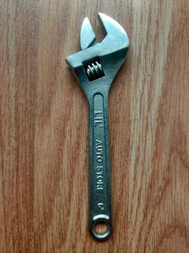 Adjustable Wrench - 6"