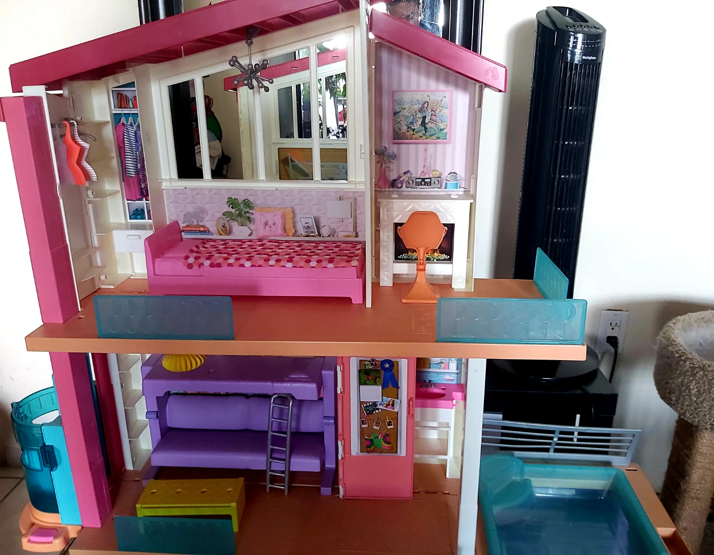 Barbie Dreamhouse Dollhouse with Accessories - photo 2