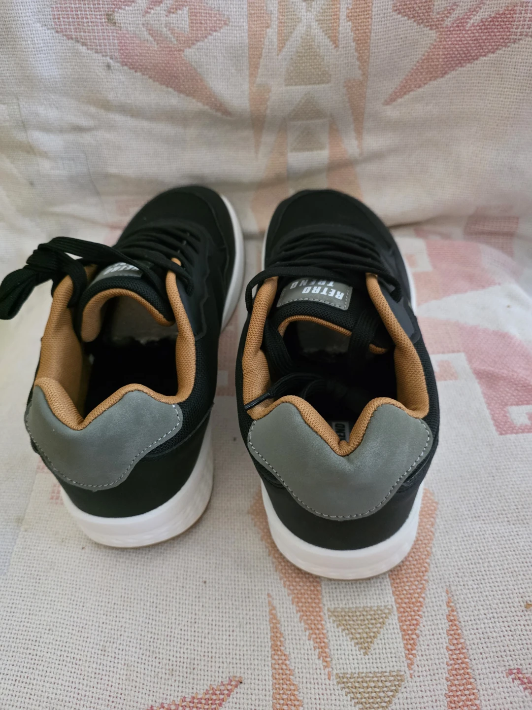 Retro Trend Black Sneakers - photo 4