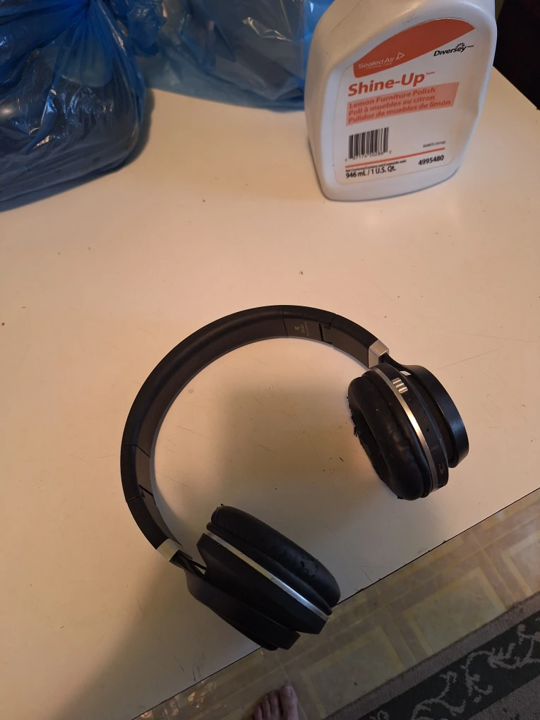 Black Over-Ear Headphones - photo 2