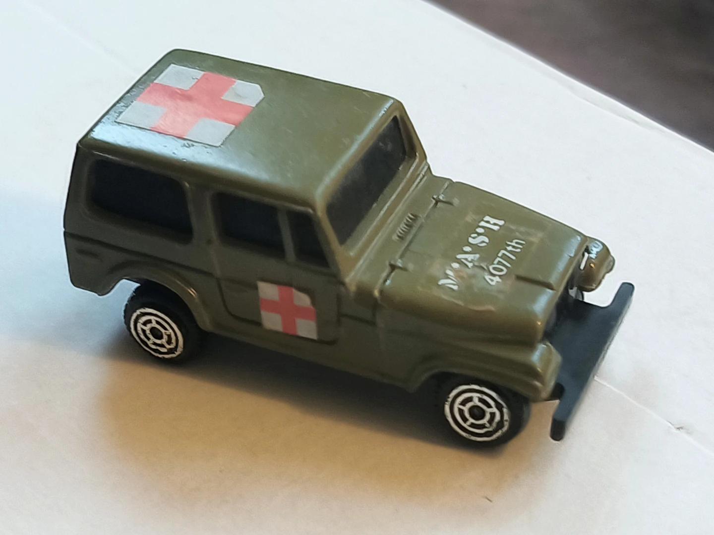 M*A*S*H 4077th Toy Ambulance 1/64 Scale