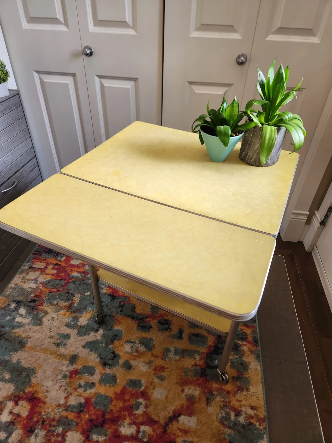 Delightful MCM Yellow Folding Dining  Table with Wheels! - photo 5