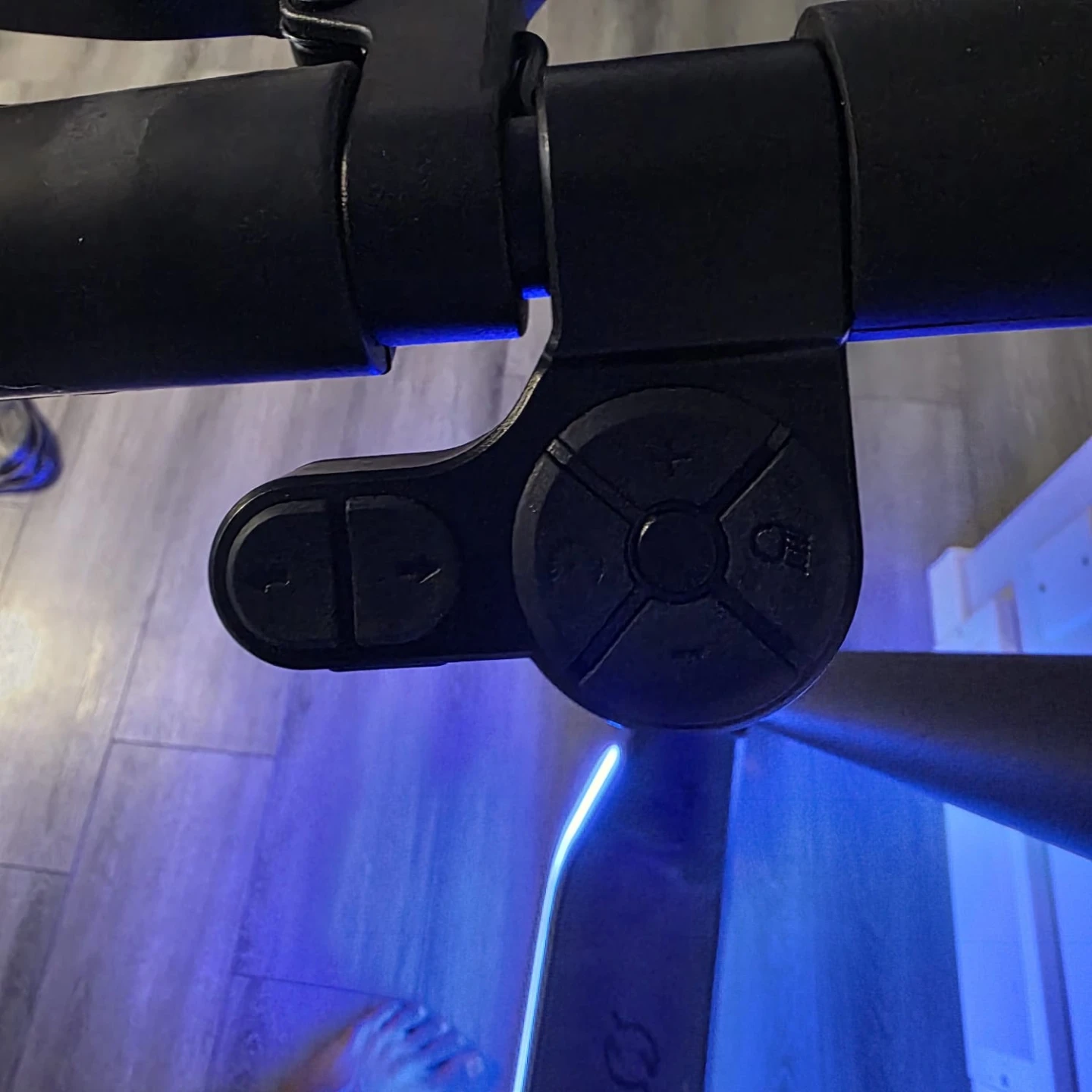SWFT EX1 Electric Scooter – LED Lights, Foldable, Smooth Ride - photo 3