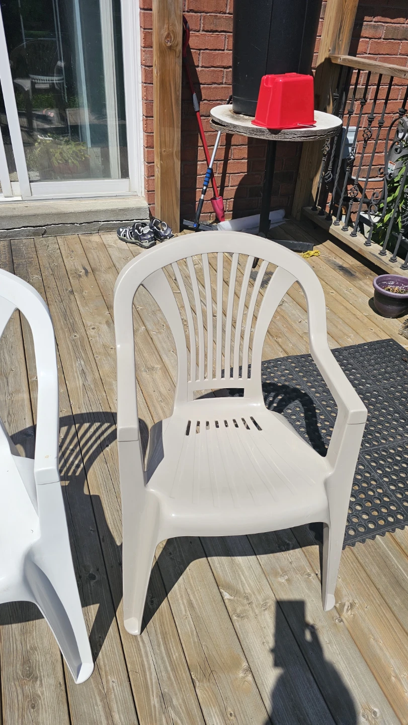 Set of 7 stackable plastic patio chairs - photo 2