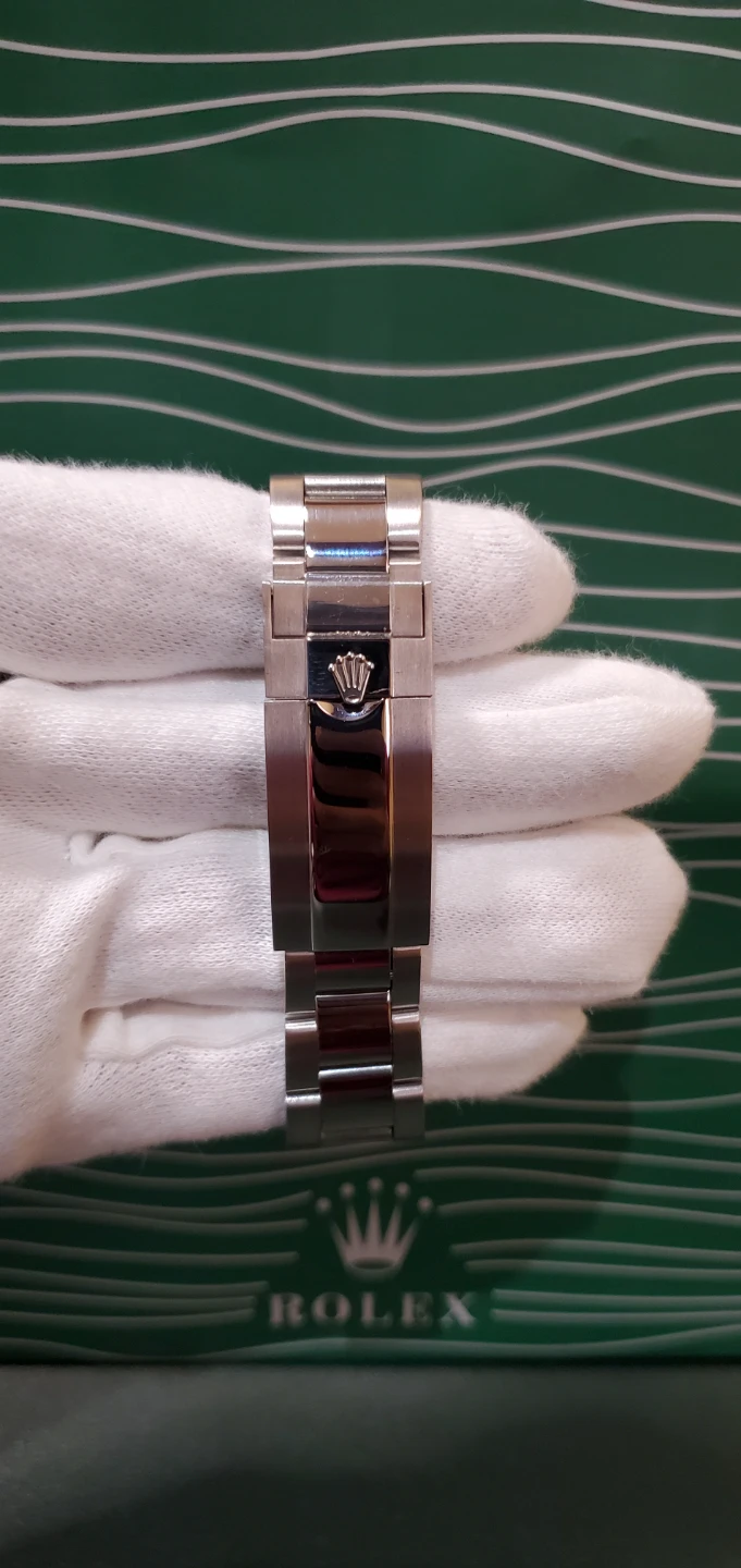 Steel Watch With Oyster-Style Bracelet - photo 4