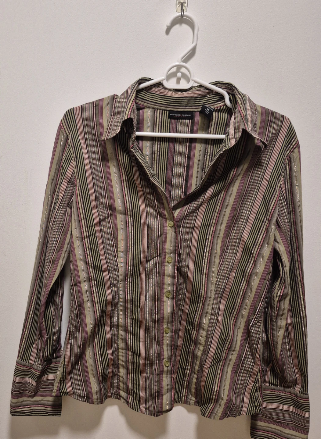 New York & Company Striped Stretch Button-Up Shirt - Medium