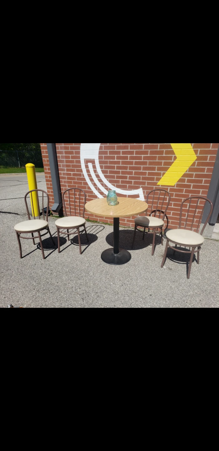 Round Cafe Table and 4 Chairs Set