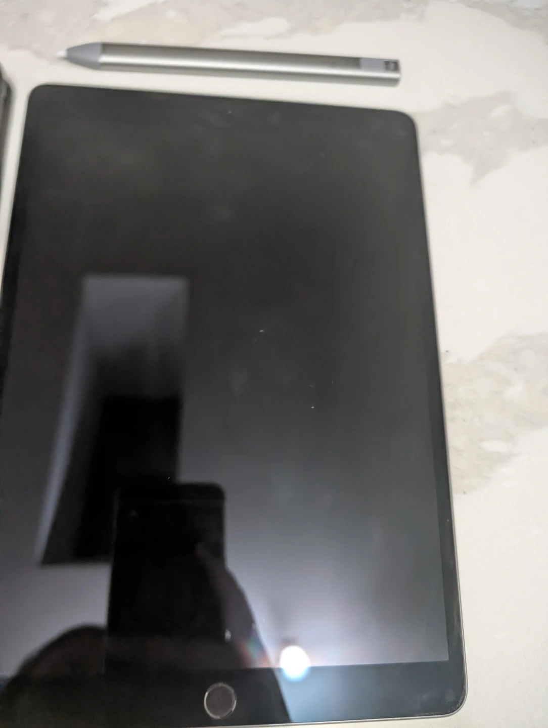 iPad  Air 3 plus accessories - photo 2
