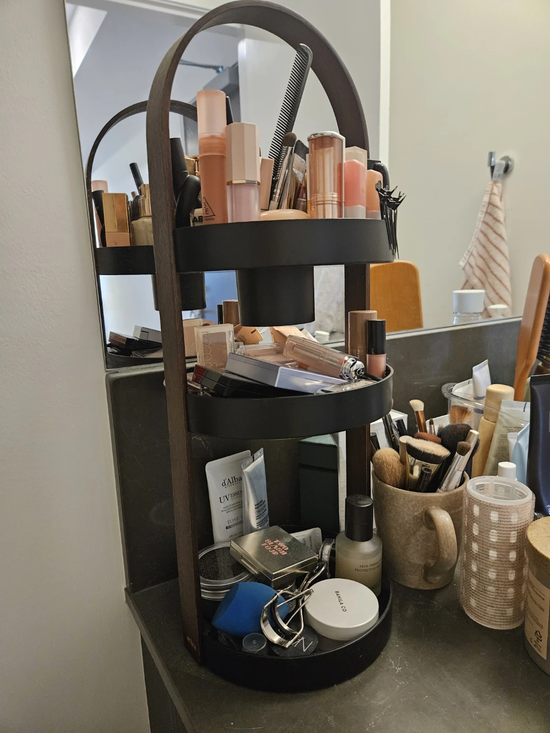 like new 3-Tier Makeup Organizer