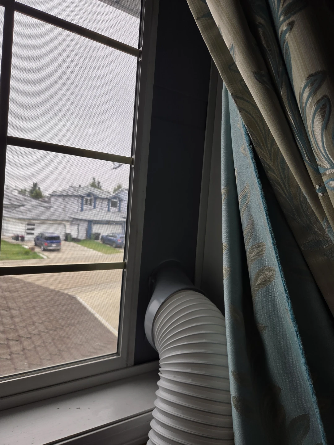 LG Portable Air Conditioner with Exhaust Hose - photo 5