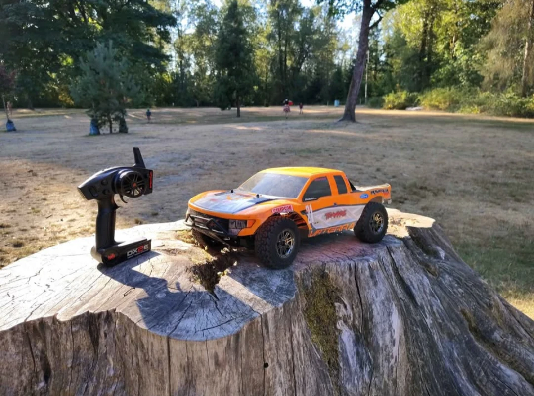 Vaterra Ford Raptor 1/10 4WD RC Truck - Full RTR Bundle - photo 4