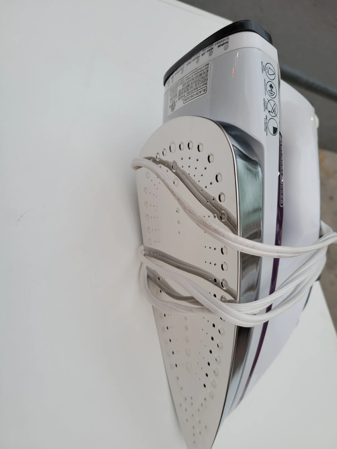 Black+Decker Steam Iron IR1350SC - photo 2