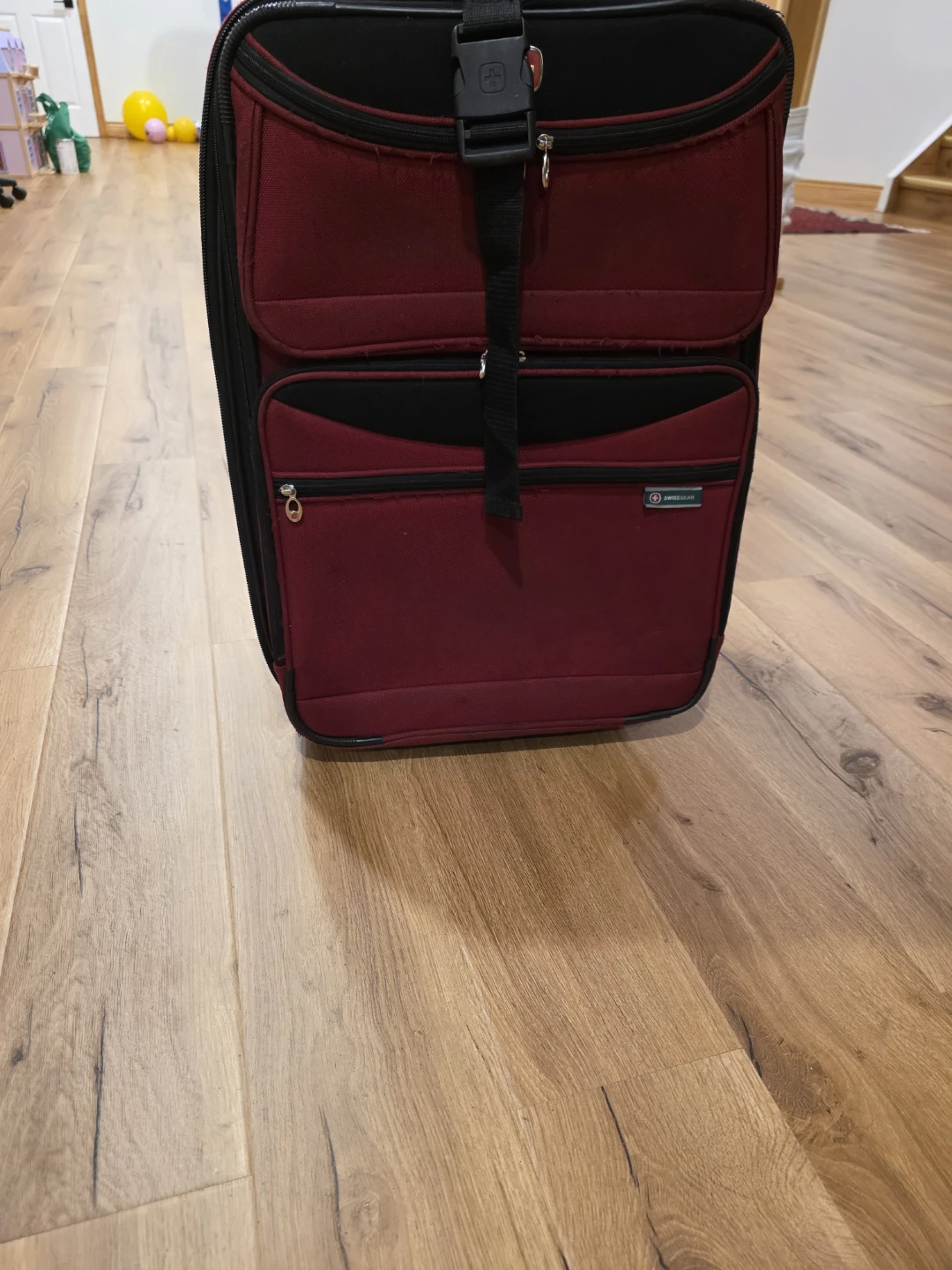 Red Swissgear Rolling Suitcase - photo 3