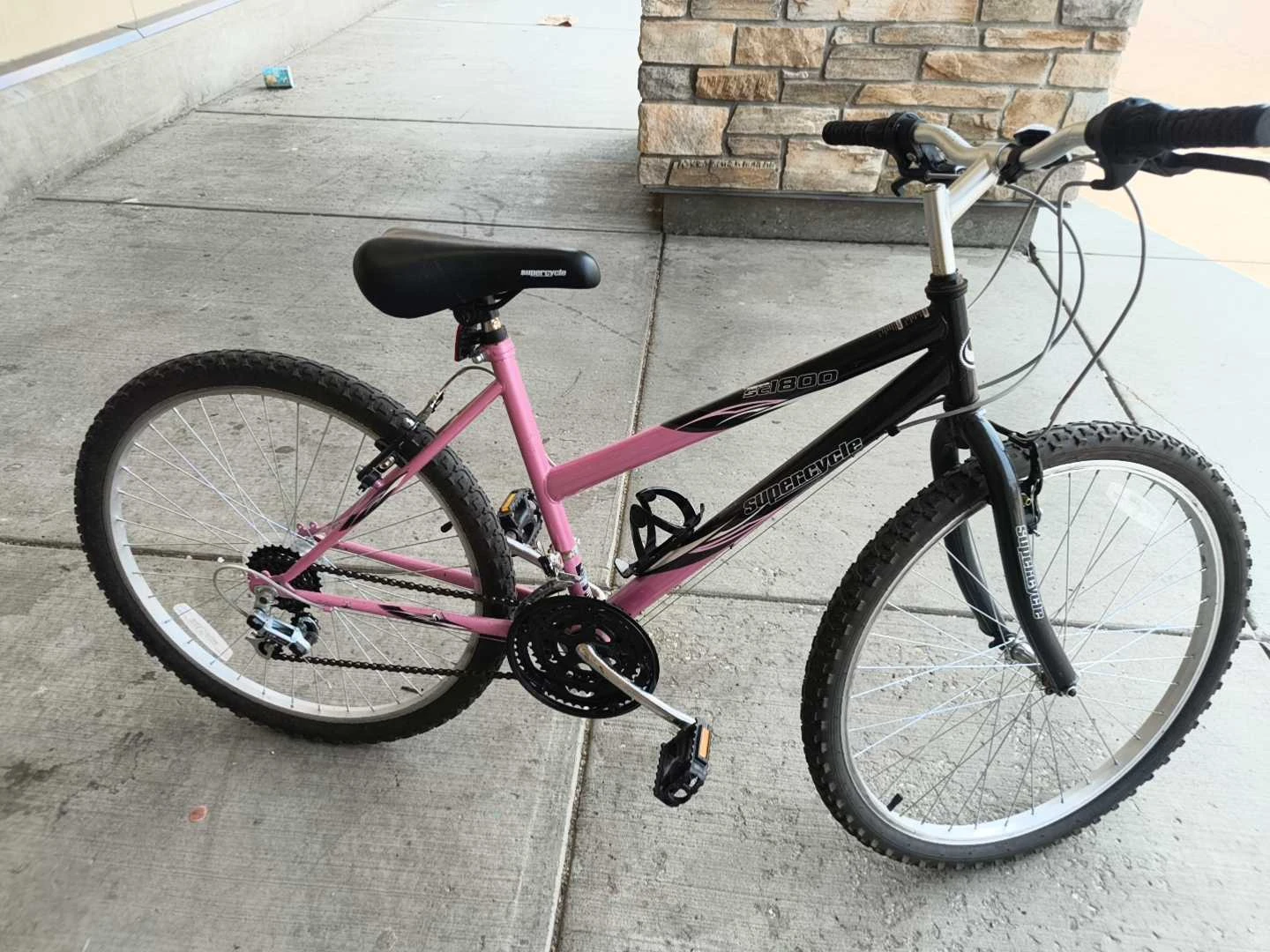 Schwinn Sidewinder 1800 Mountain Bike with helmet - photo 3