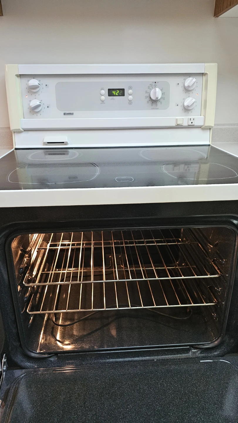 White Frigidaire Electric Range with Oven - photo 5