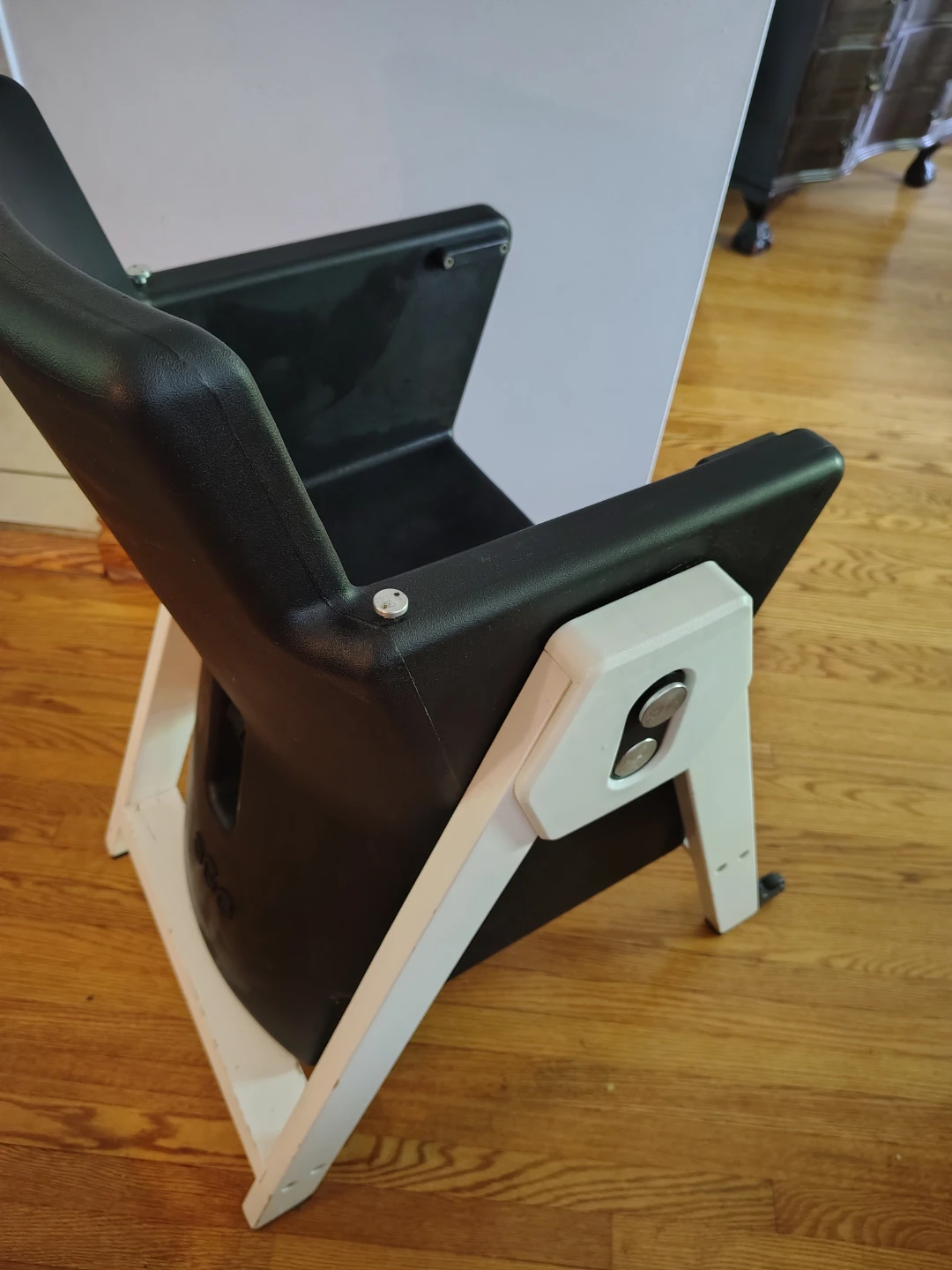 Designer adjustable height High Chair with Tray - photo 5