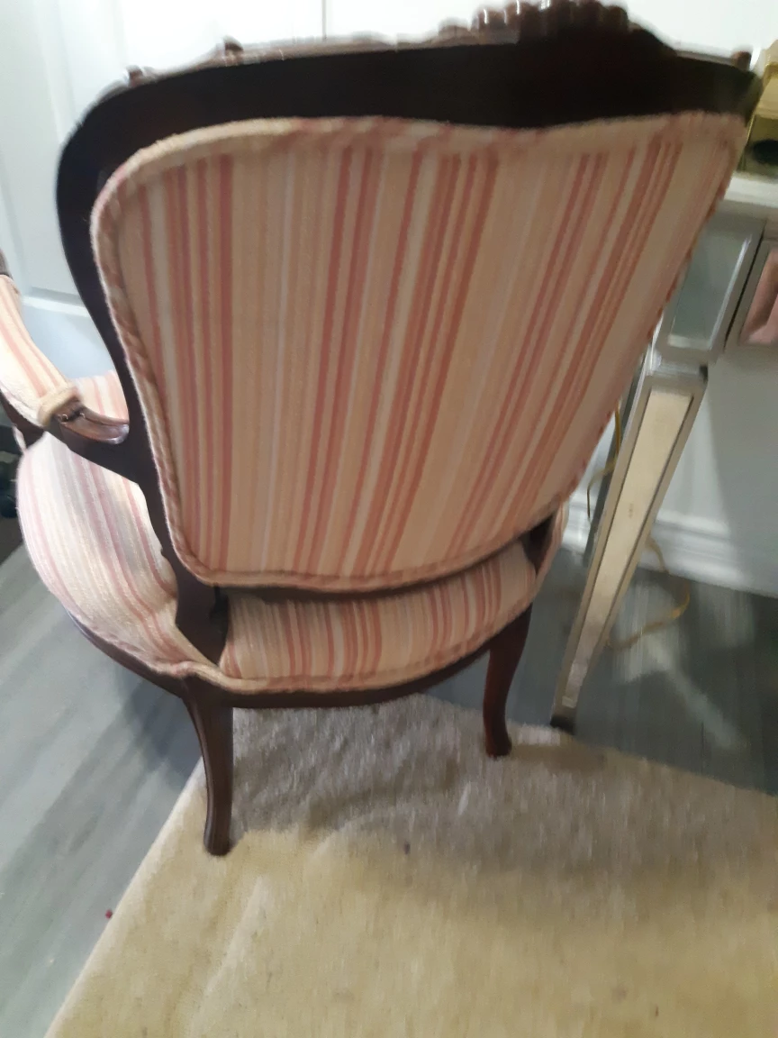 Vintage Accent Chair - photo 4