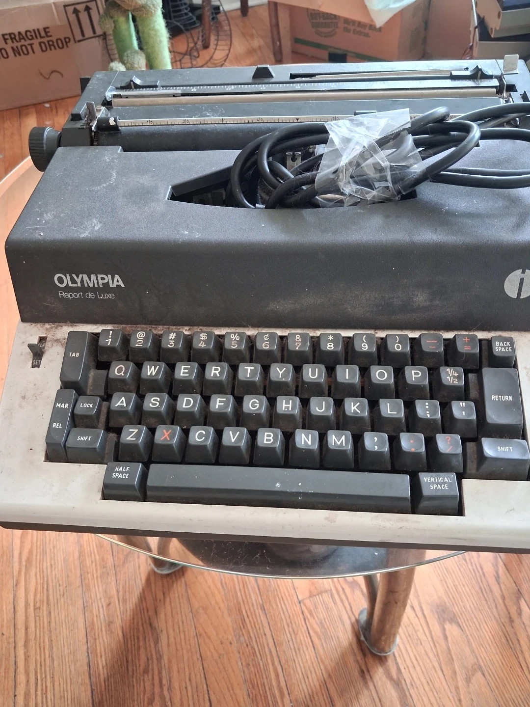 Olympia Report de Luxe Typewriter