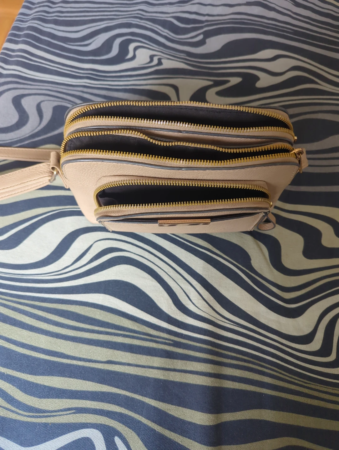 Beige multi-compartment crossbody bag - photo 2