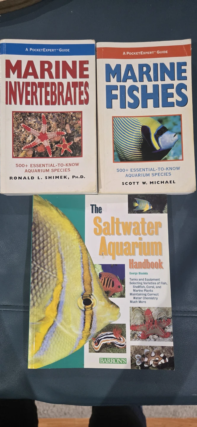 Set of 3 must-have books for any fish hobbyist