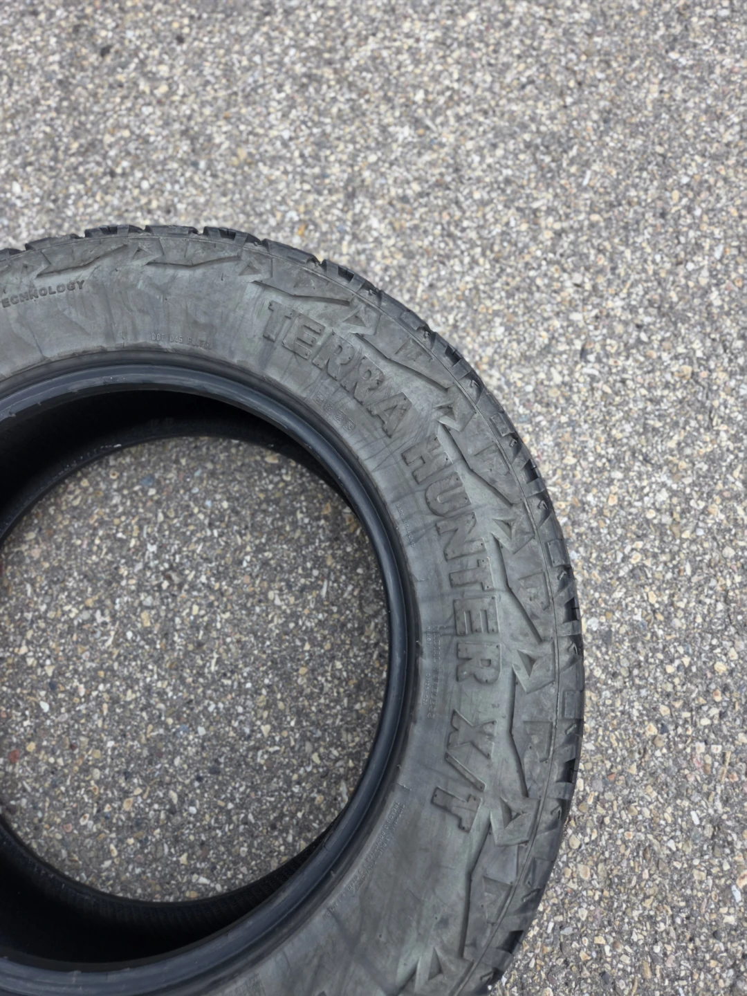 2 Tire Venom Power Terra Hunter X/T  LT275/65R20 126/123R - photo 4