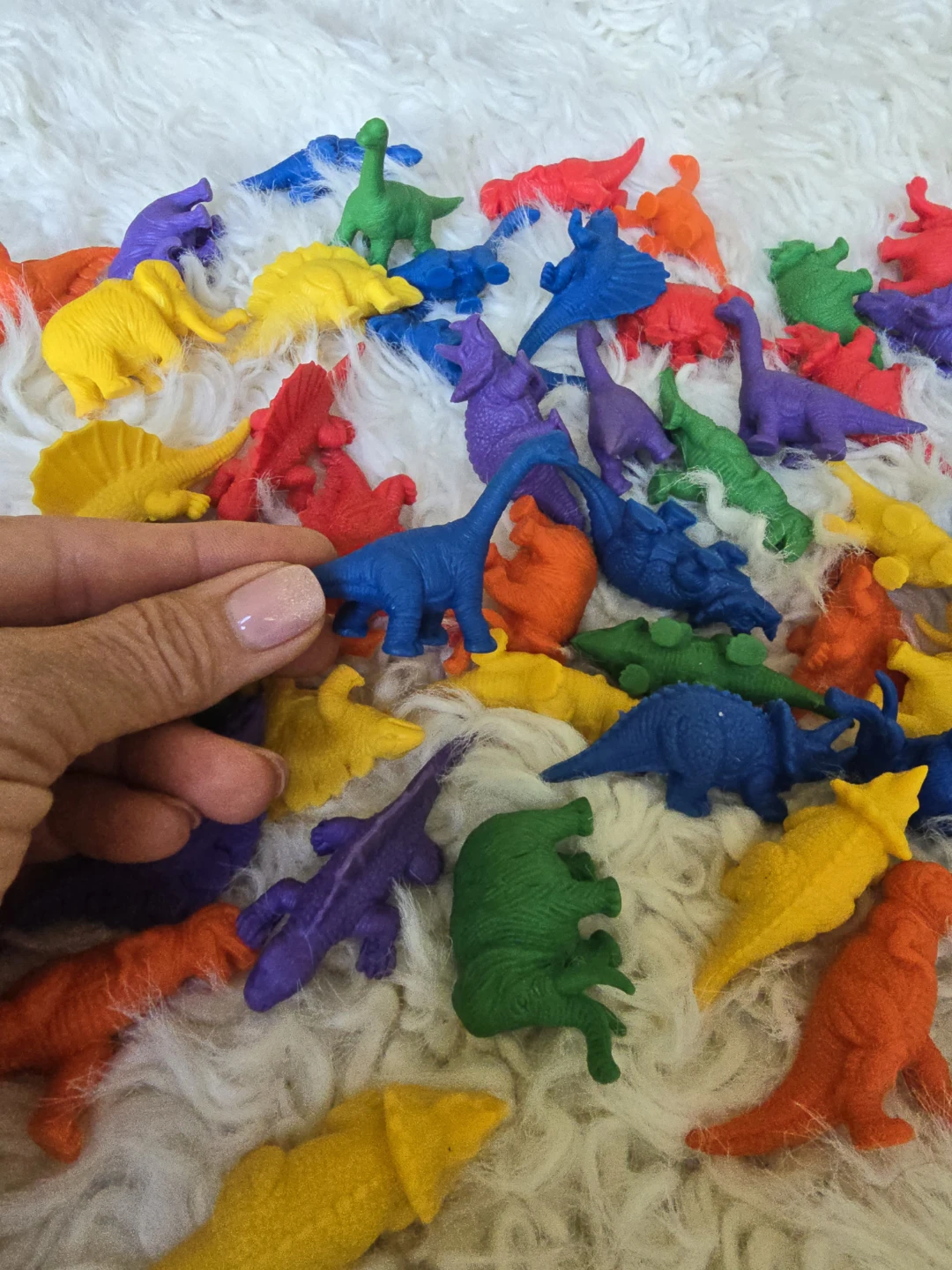 50pc Preschool Dinosaur Math Sorting Counters / Sensory Bin Toys - photo 3