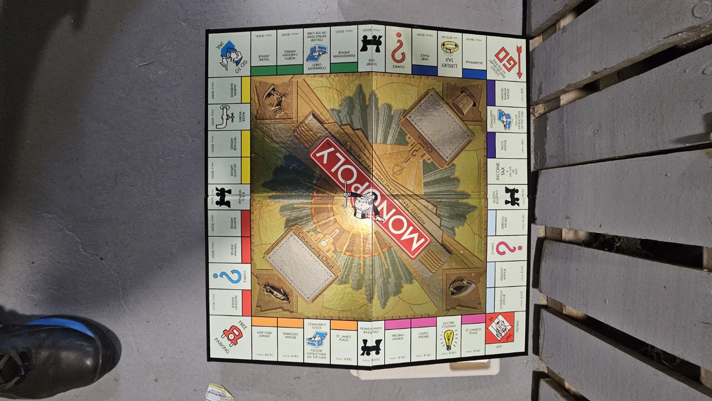 Monopoly 70th Anniversary Edition Board Game Like New - photo 2
