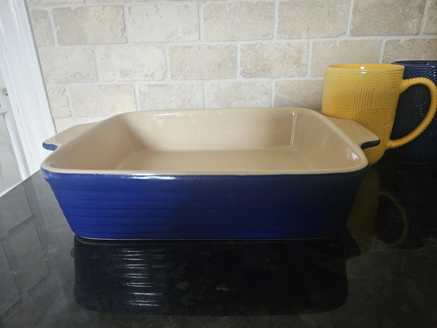 Brand-new mugs, Food storage containers & Baking Dish - photo 3