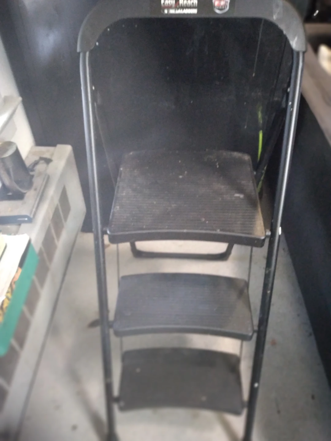 Gorilla Ladder Easy-Reach 3-Step Step Stool Ladder - photo 4