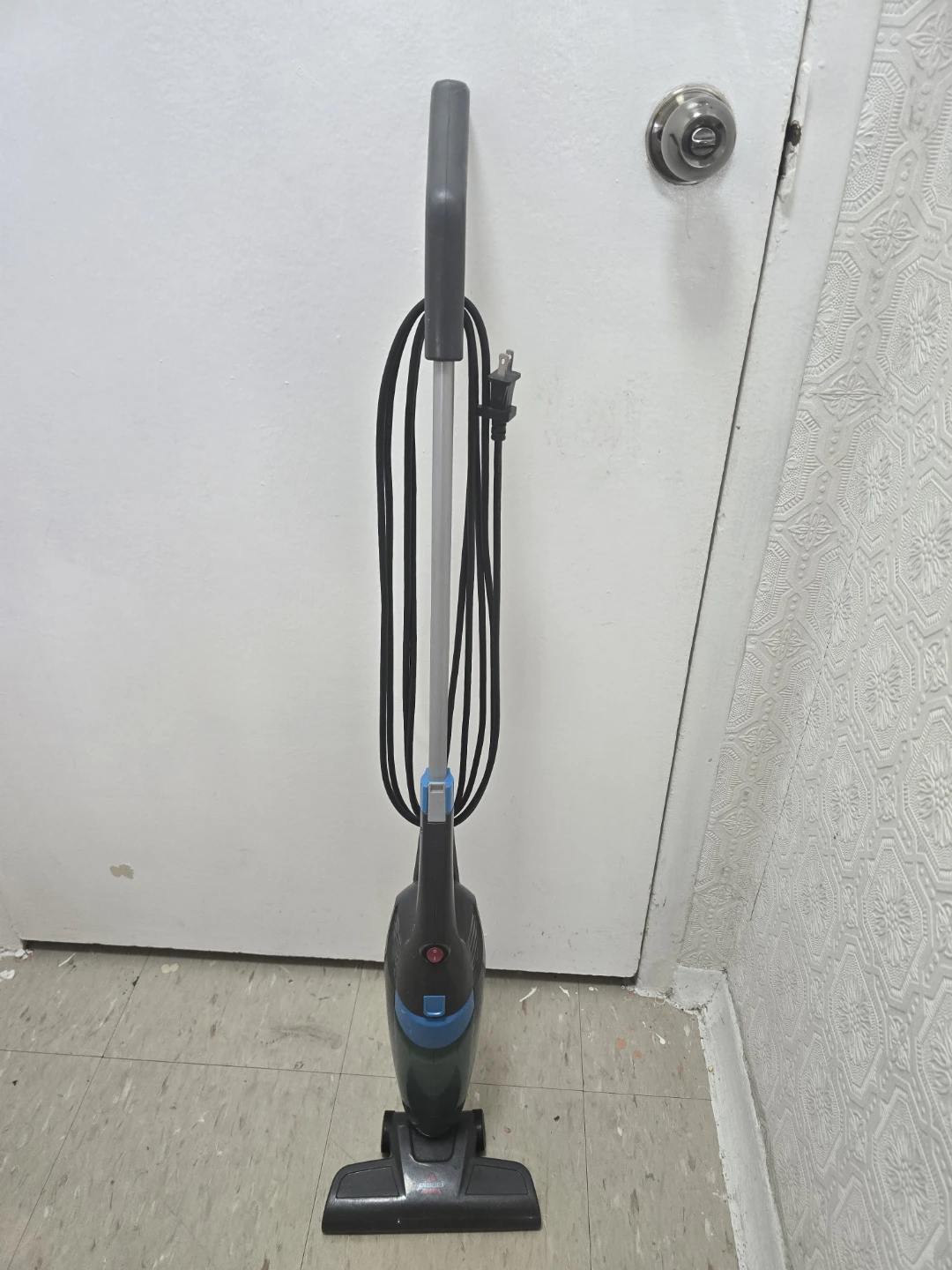 Bissell Stick Vacuum Cleaner - photo 2