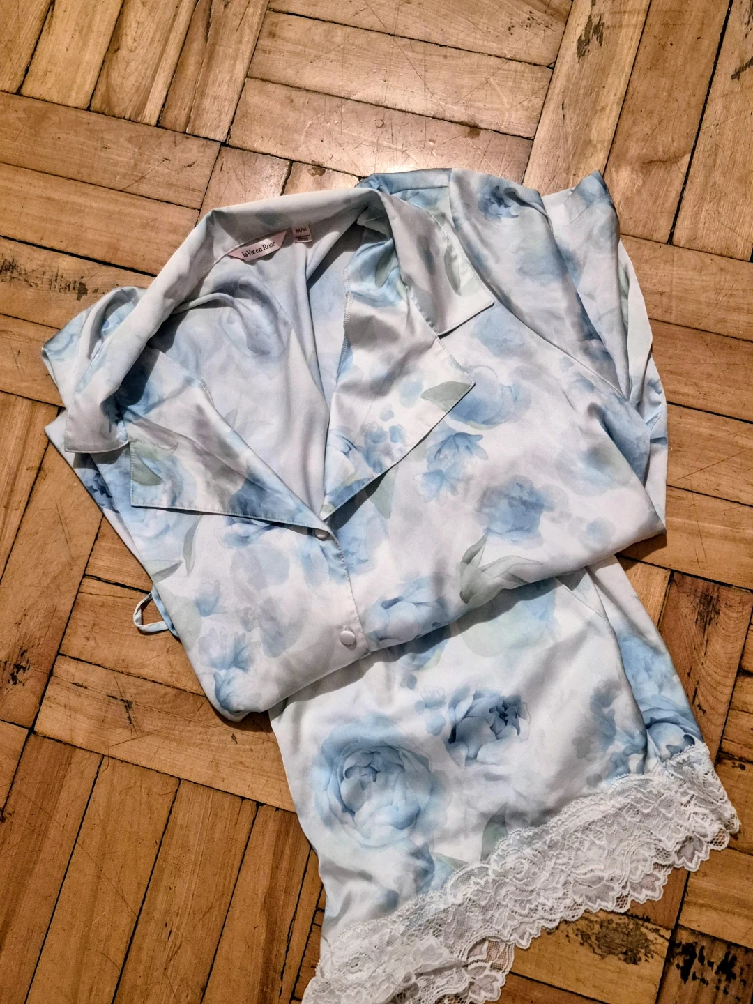 BN)La Vie en Rose Pyjama Set Size M/M