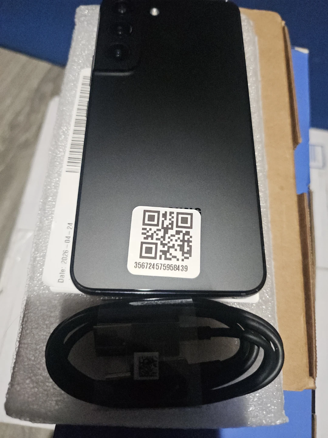 Samsung Galaxy S22 Smartphone