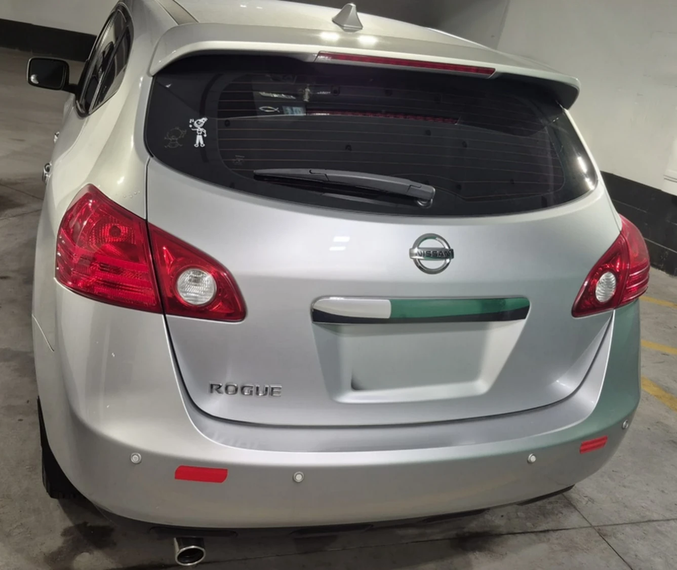 Silver Nissan Rogue SUV - photo 3