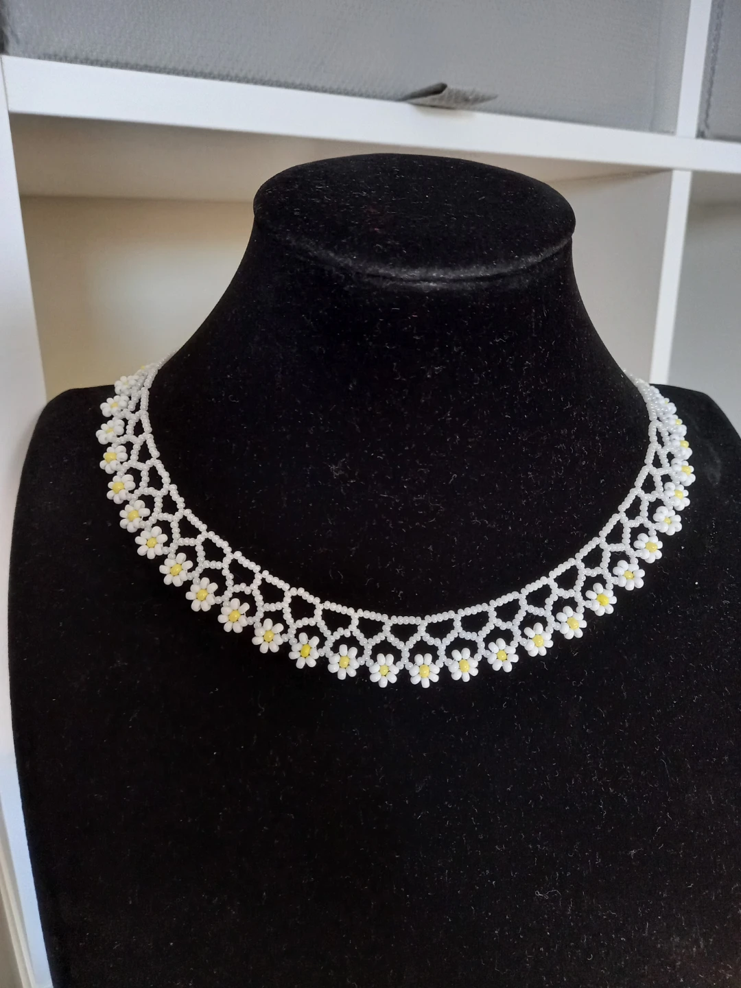 Daisy Beaded Choker Necklace